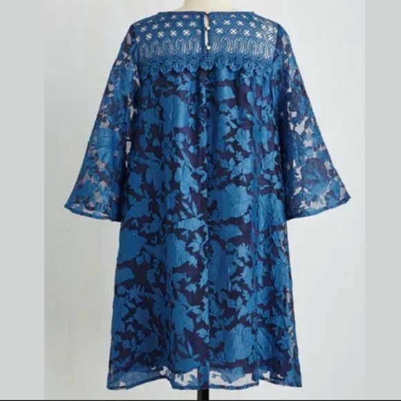 Champagne & Strawberry Blue Lace Reunion on the Rhine Dress size Medium - Picture 2 of 12